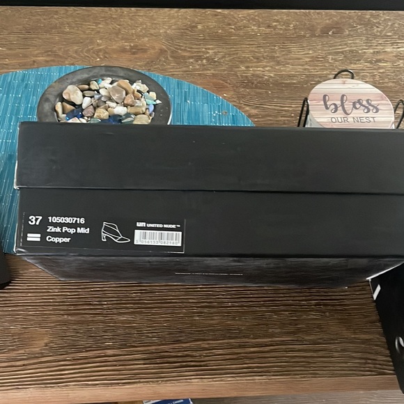 They are 2 small brand new - Picture 4 of 6